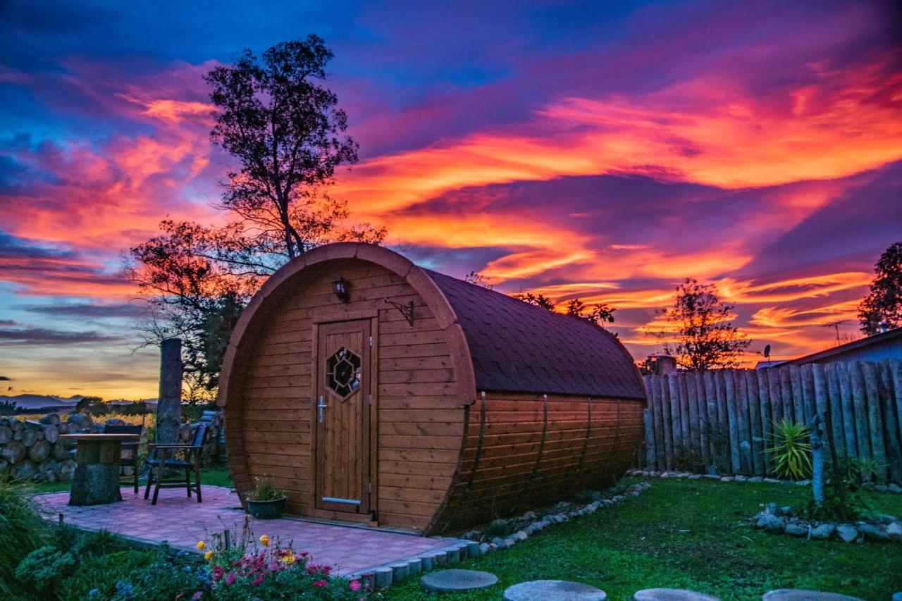Marlborough Wine Barrel Cabins Blenheim Exterior photo